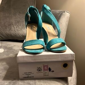 Cape Robbin - Size 6 - Turquoise (Suede)